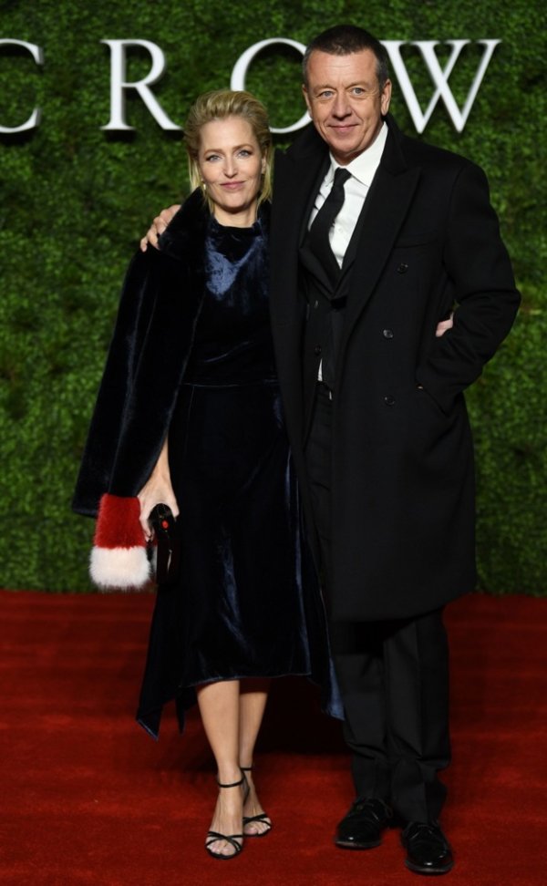 Gillian Anderson i Peter Morgan 2019. godine