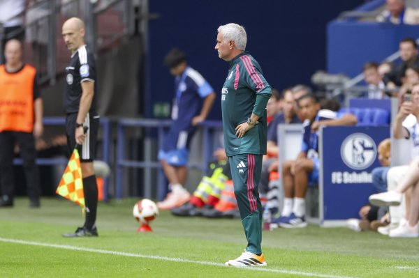 Mourinho ušao na teren, a Džeku to razljutilo. Pogledajte što je napravio Portugalcu