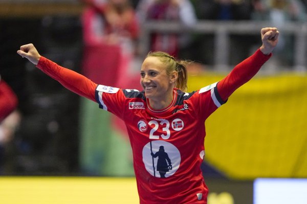 Norveška legenda dala Tripiću savjet pred Dinamo, ali i komplimentirala: 'Imaš prekrasnu ženu'