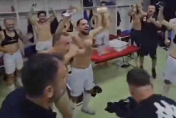 Neviđene scene: Gazda kluba nakon pobjede u Europi upao u svlačionicu i bacio tisuće eura na pod