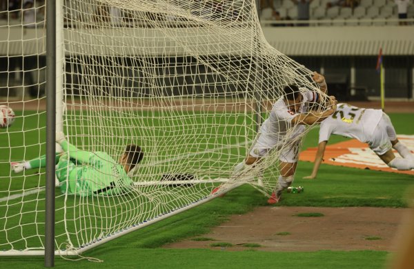 Hajduk šokantno s igračem manje u 95. minuti ostao bez važne pobjede. Pogledajte golove
