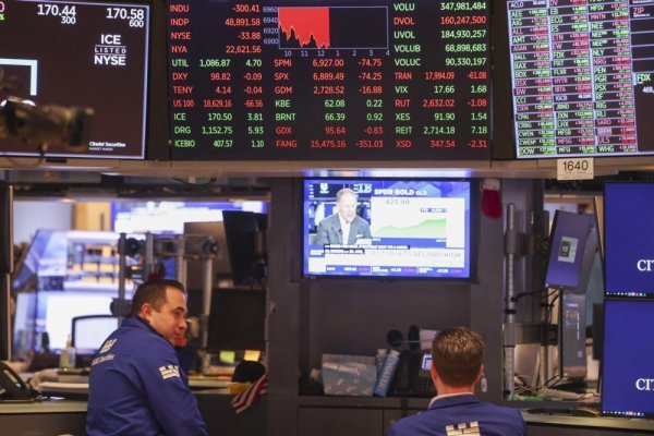 Pale cijene dionica na Wall Streetu, dolar također na tjednim gubicima