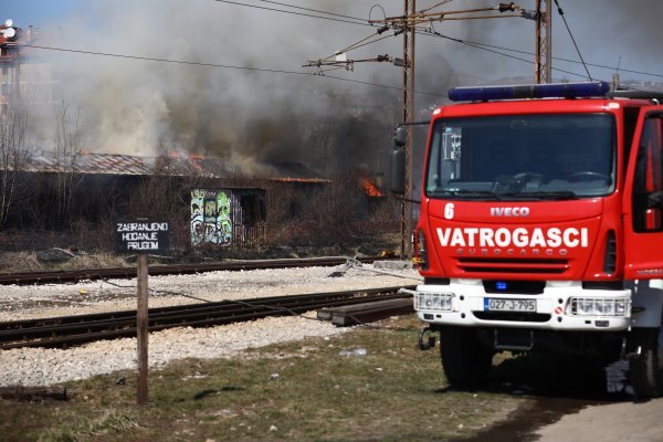 Stariji muškarac pokušao ugasiti požar u BiH, pa preminuo