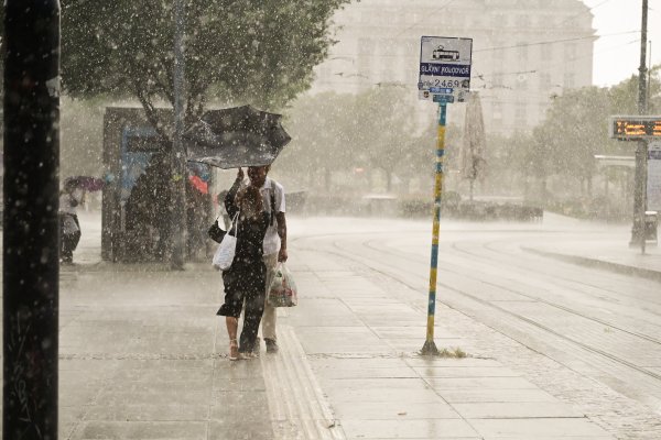 Nevrijeme poharalo pola Hrvatske: Vjetar rušio krovove i zidove, Selce pod vodom, kaos u Zagrebu