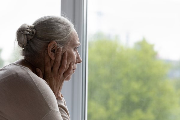 Žene češće obolijevaju od Alzheimerove bolesti, dok je kod muškaraca nešto češća vaskularna demencija, drugi najčešći oblik demencije.