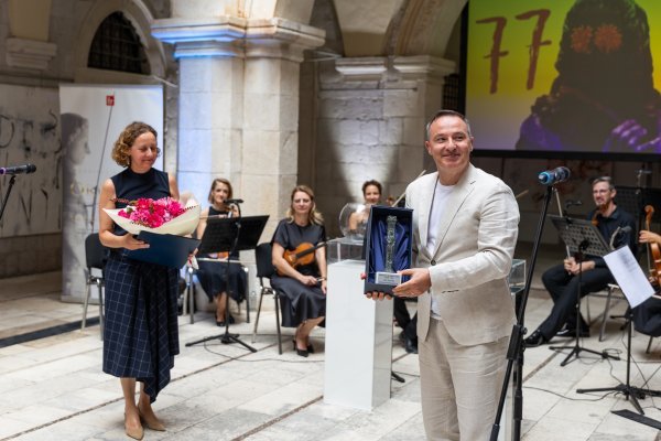 Nina Obuljen Koržinek, Ivan Repušić