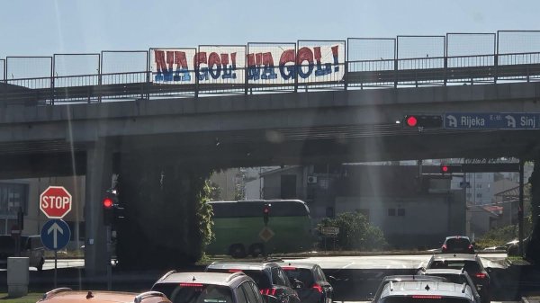Hajduk krenuo prema Poljskoj, a na izlazu iz Splita dočekala ga poruka koja govori sve
