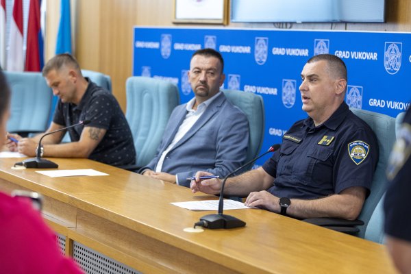 Dražen Čulig, Marijan Pavliček i Oliver Grubeša na konferenciji za novinare povodom Thompsonovog koncerta