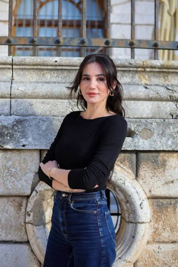 izv. prof. dr. sc. Arta Dodaj kaže da bi se cijele obitelji trebale držati pravila o mobitelima