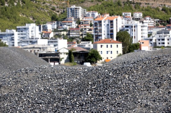 Pogled na Dugi Rat s brda troske