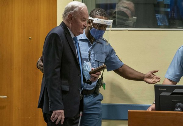  Ratko Mladić na suđenju u Haagu