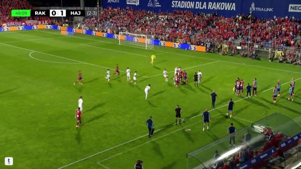 Totalni kaos na terenu: Pogledajte kako je skoro izbila tučnjava igrača Hajduka i Rakowa