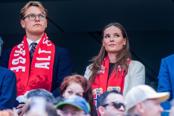 Princ Sverre Magnus i princeza Ingrid Alexandra na nogometnom prvenstvu u SAD