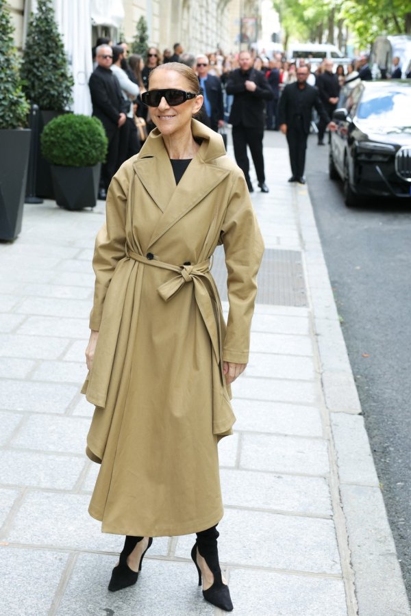 Pariška modna lekcija Celine Dion: Asimetrični baloner i crni salonke za trijumfalan povratak u prijestolnicu mode