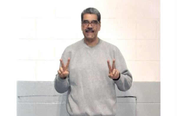 Nicolas Maduro sa smiješkom na licu u njujorškom pritvoru: 'Mali dar ljubavi i nade'
