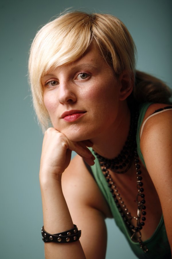 Sjećate li je se ovakve? Zavirili smo u 2007. godinu: Ida Prester nekad je furala ludi 'trash punk' stil