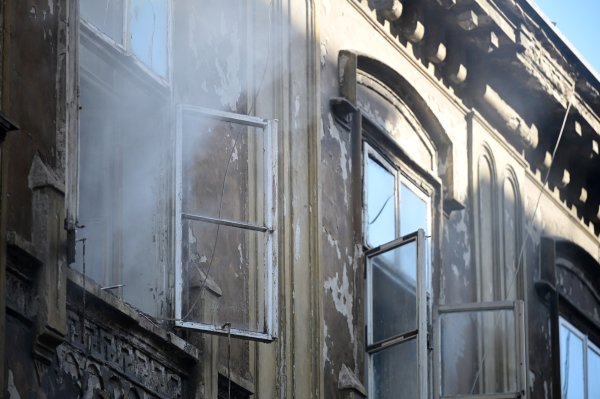 Vatrogasci gase požar u stanu u Mesničkoj ulici u Zagrebu
