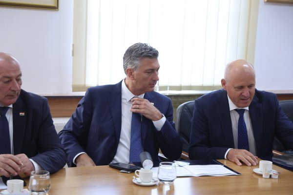 Andrej Plenković na sastanku o sanaciji nelegalno odloženog otpada u Gospiću