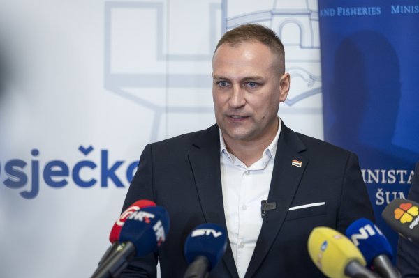 Milijuni stižu hrvatskim poljoprivrednicima: Do 600.000 eura za skladišta, novac i za štete i svinjogojce