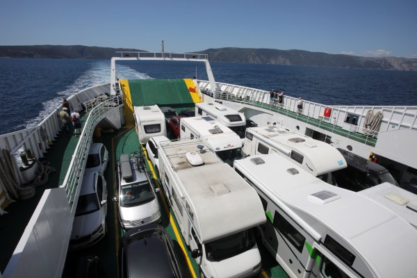 Jadrolinija prevozi i putnike i vozila