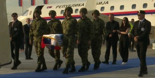 Tijelo Ratka Mladića dopremljeno u Beograd