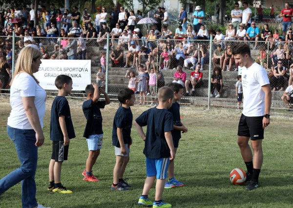 Je li pregled za djecu sportaše uistinu poskupio 11 puta i koliko zapravo košta?
