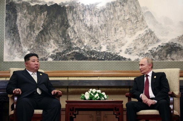 Kim Jong Un pohvalio sjevernokorejske vojnike koji 'ratuju iz inozemstvu'. Tisuće su poslane Rusiji