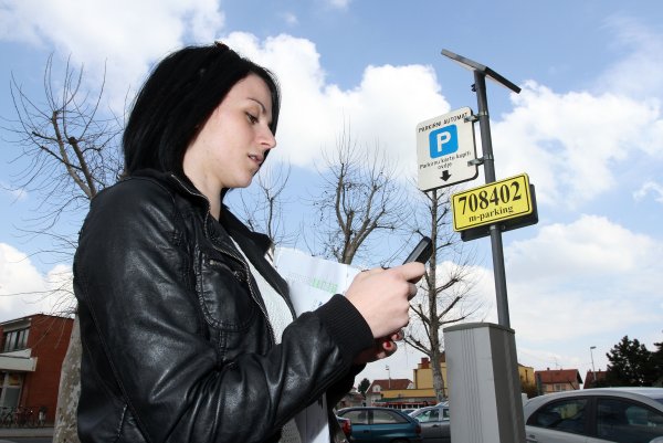 Zašto nas osoba koja ne odgovara na poruke ponekad zaokupi više od one koja je uvijek dostupna