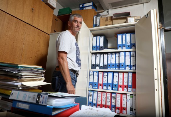 Ivatek Šahdan i ostatak tima koji je pripremao projekt METMONIC ispunjavao je obilje papirologije