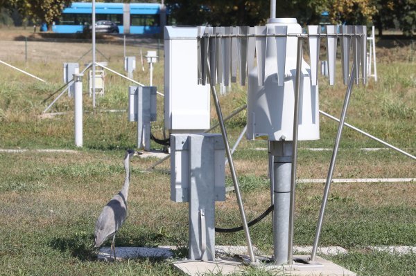 Detalj meteorološke postaje Maksimir na Ravnicama