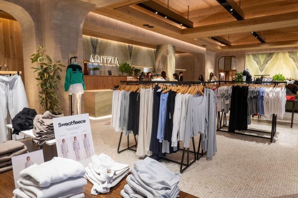 Aritzijina flagship trgovina nalazi na Petoj aveniji u New Yorku 