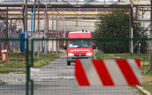 Ugašen požar u Petrokemiji, službe i dalje na terenu