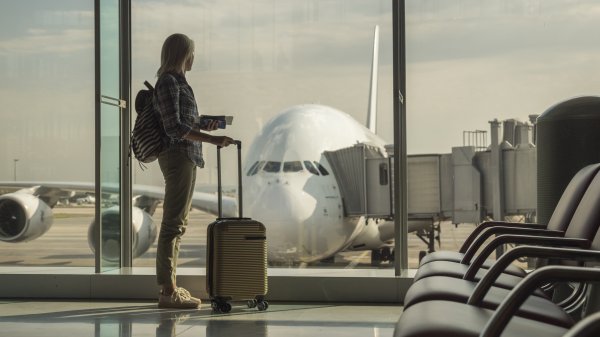 Zašto ručnu prtljagu u avionu ne biste trebali spremati iza svog sjedala