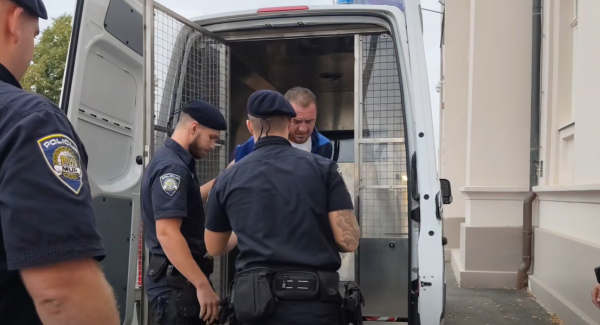 Privođenje osumnjičenog za femicid u Slatini