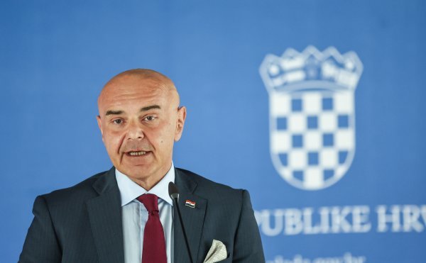 Pala odluka suda: Ministar Ružić nezakonito otpustio medicinsku sestru