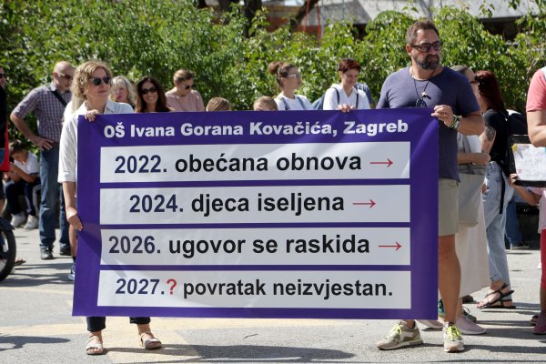Prosvjed roditelja zbog neobnovljene škole