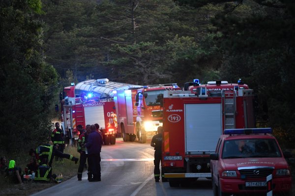 Održan krizni stožer na Braču: Na terenu je 176 vatrogasaca s 53 vozila