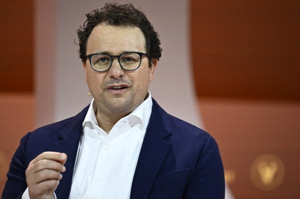 Šef Anthropica: AI već razvija oružje i hakira sustave, mogao bi nas sve pobiti