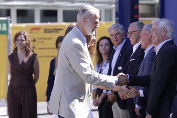 Kralj Felipe VI. sa princezama Leonor i Sofijom