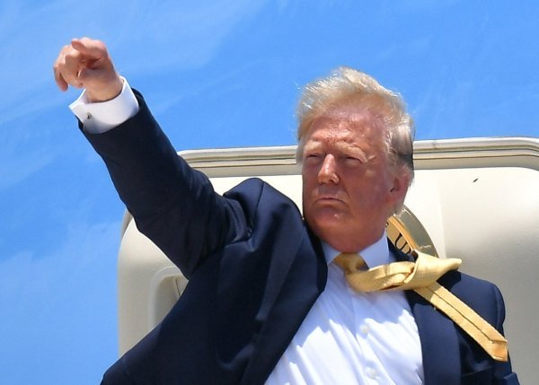 Trump tvrdi da AI ne treba nadzor: 'Dovoljan je snažan i pametan predsjednik s visokim IQ-om'