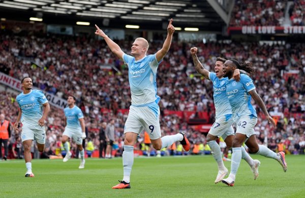 City 70 minuta igrao s igračem manje pa kontroverzno pobijedio United na Old Traffordu