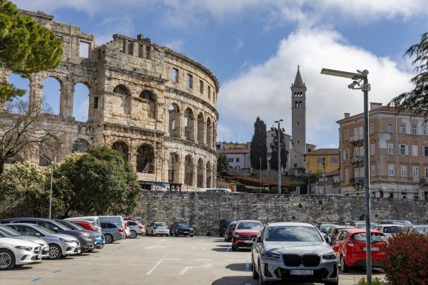 Tko je kriv za sudar na parkingu? Hrvatski sud srušio čestu zabludu vozača