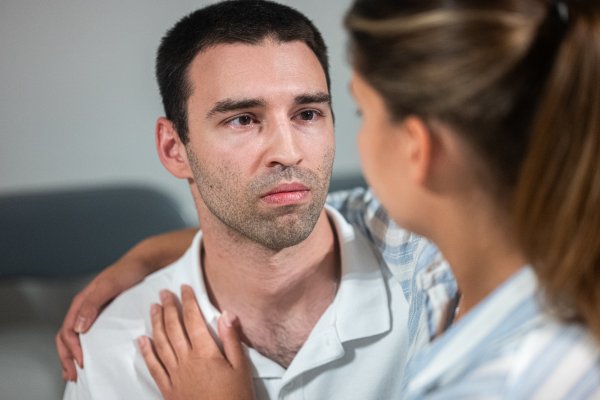 Predstava 'U našem vrtu samo trava nije pokošena'