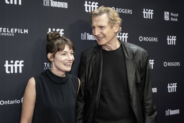Liam Neeson i Stella Stocker