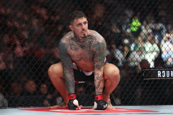 Šok u UFC-u: Prvak zbog stravične ozljede napustio pojas teške kategorije