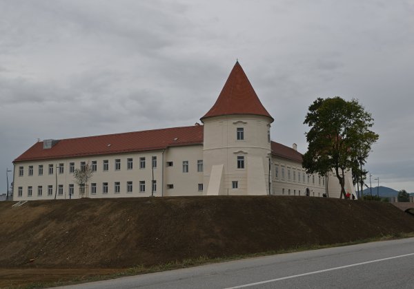 Novoobnovljeni dvorac Erdody u Kerestincu