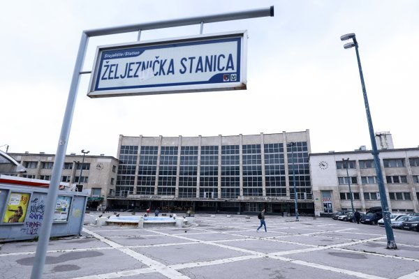Požari zaustavili vlakove između Sarajeva i Hercegovine: Prekinuta i međunarodna linija prema Pločama