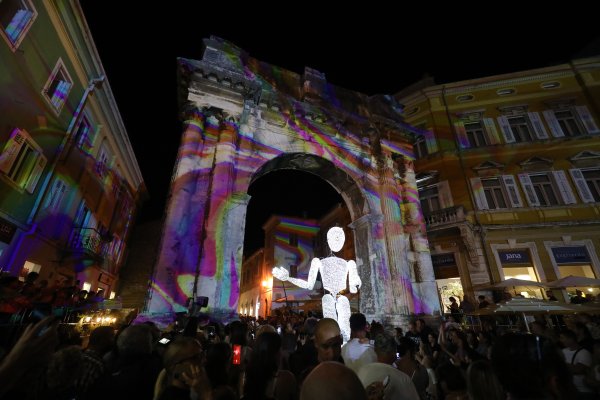 Festival svjetla u Puli donosi 23 rada na 16 lokacija