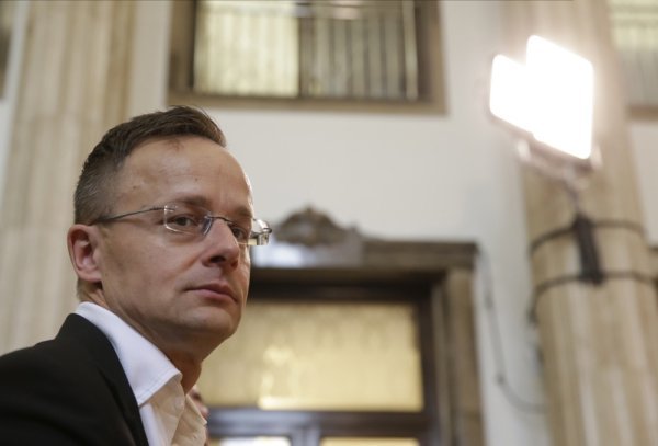 Nova mađarska vlast krenula na Szijjártóa: Prijavljen zbog luksuznih letova, trošio je milijarde
