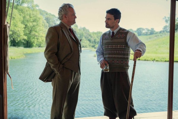Scena iz druge sezone serije 'The Gentlemen'